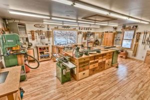 Find the Best Woodworking Shops Near You: [City] Experts | Step-by-Step Guides, Tools & Inspiration to Build Beautiful Wooden Decor on a Budget